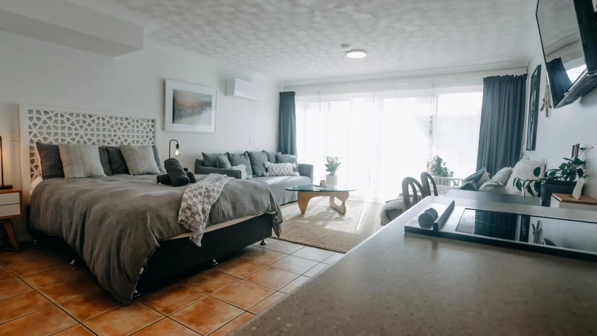 Aloha - Stylish Central Byron Studio Byron Bay Apartment
