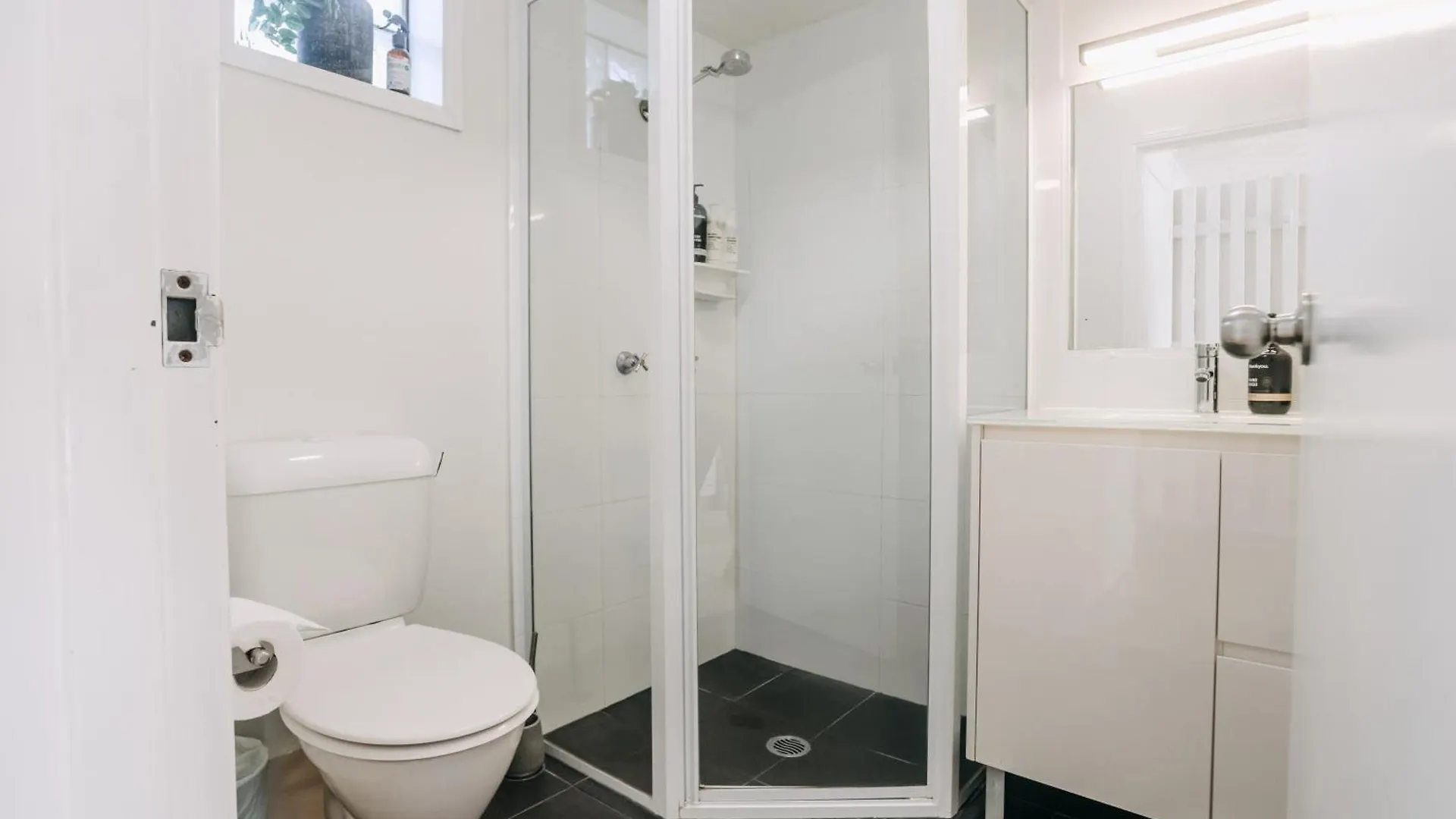 Aloha - Stylish Central Byron Studio Byron Bay Apartment
